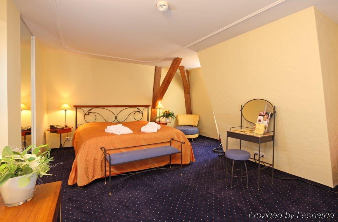 Hotel Schloss Huenigen Konolfingen Chambre photo